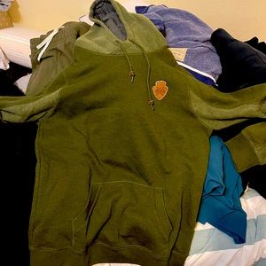 Very nice soft slim fitting hoodie size XL brand is Dravus